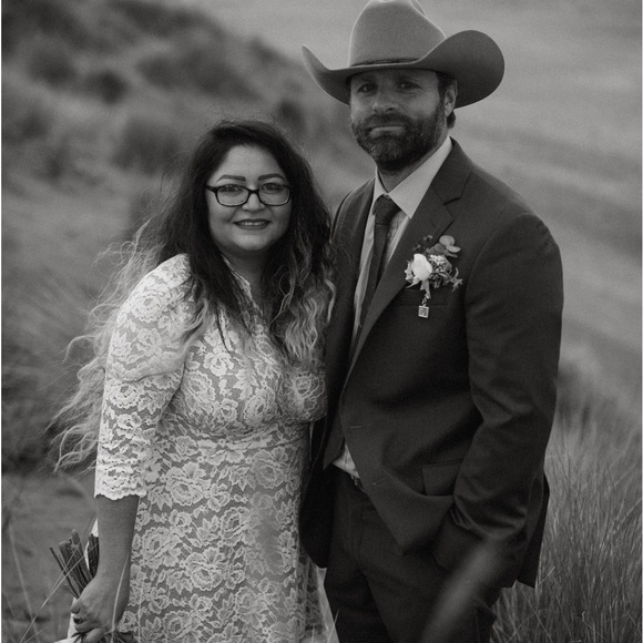 Meet your Posher, Gabriela - Picture 2 of 2